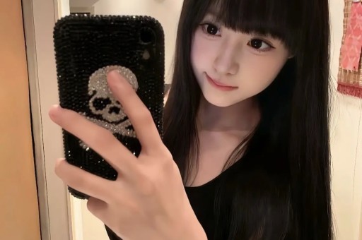 揭开《高朋满座》的神秘面纱：一场关于人生的幽默探讨